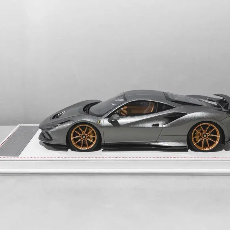 1:18 D & G Ferrari F8 Tributo Novitec