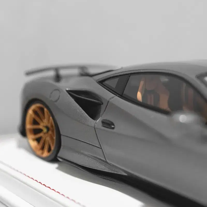 1:18 D & G Ferrari F8 Tributo Novitec