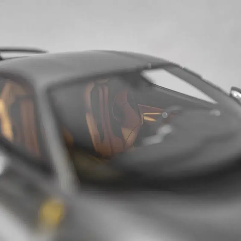 1:18 D & G Ferrari F8 Tributo Novitec