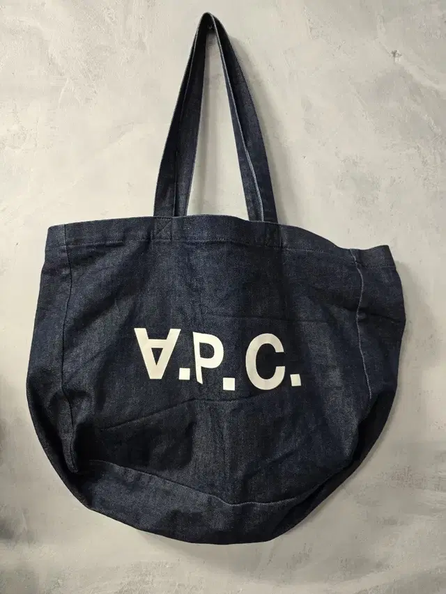 A.P.C 아페쎄 다니엘라 에코백