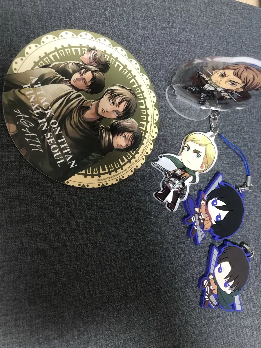 Attack on Titan Acrylic Keyring Elvin Levi Mikasa Stand Jean Exhibition