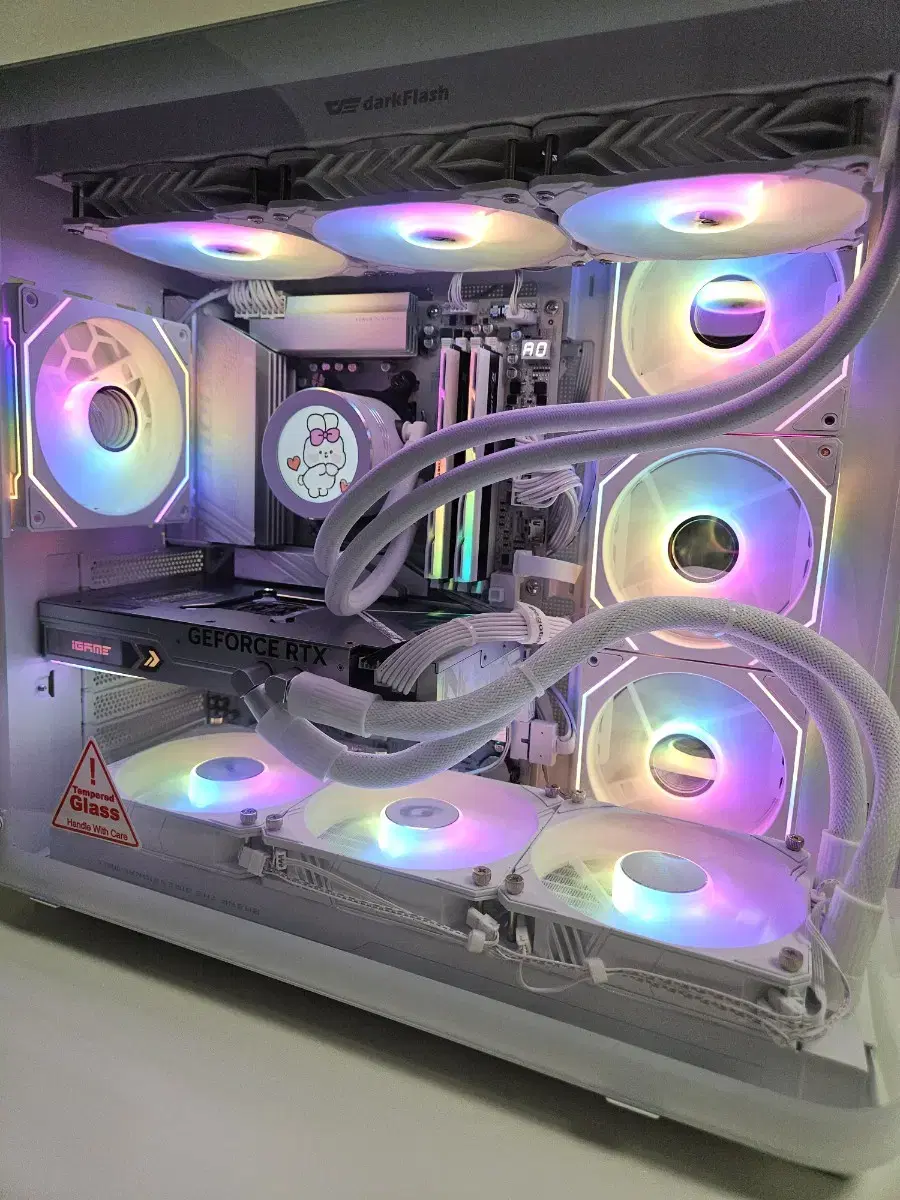 9800X3D RTX4090 하이엔드 화이트 데스크탑