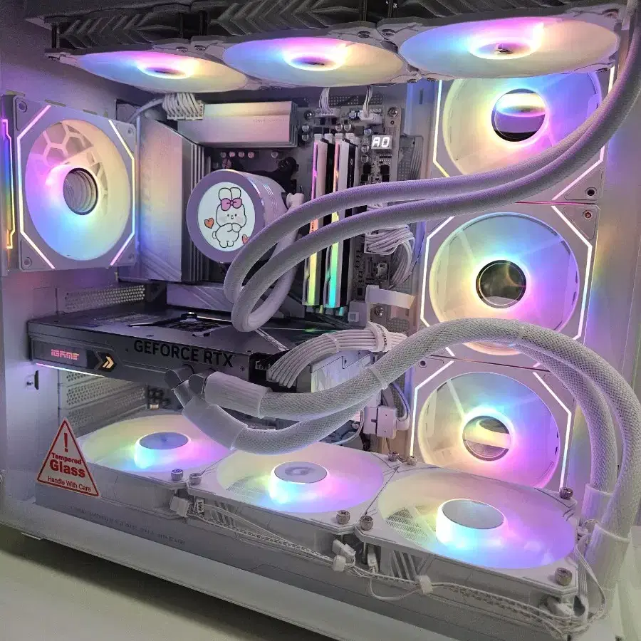 9800X3D RTX4090 하이엔드 화이트 데스크탑