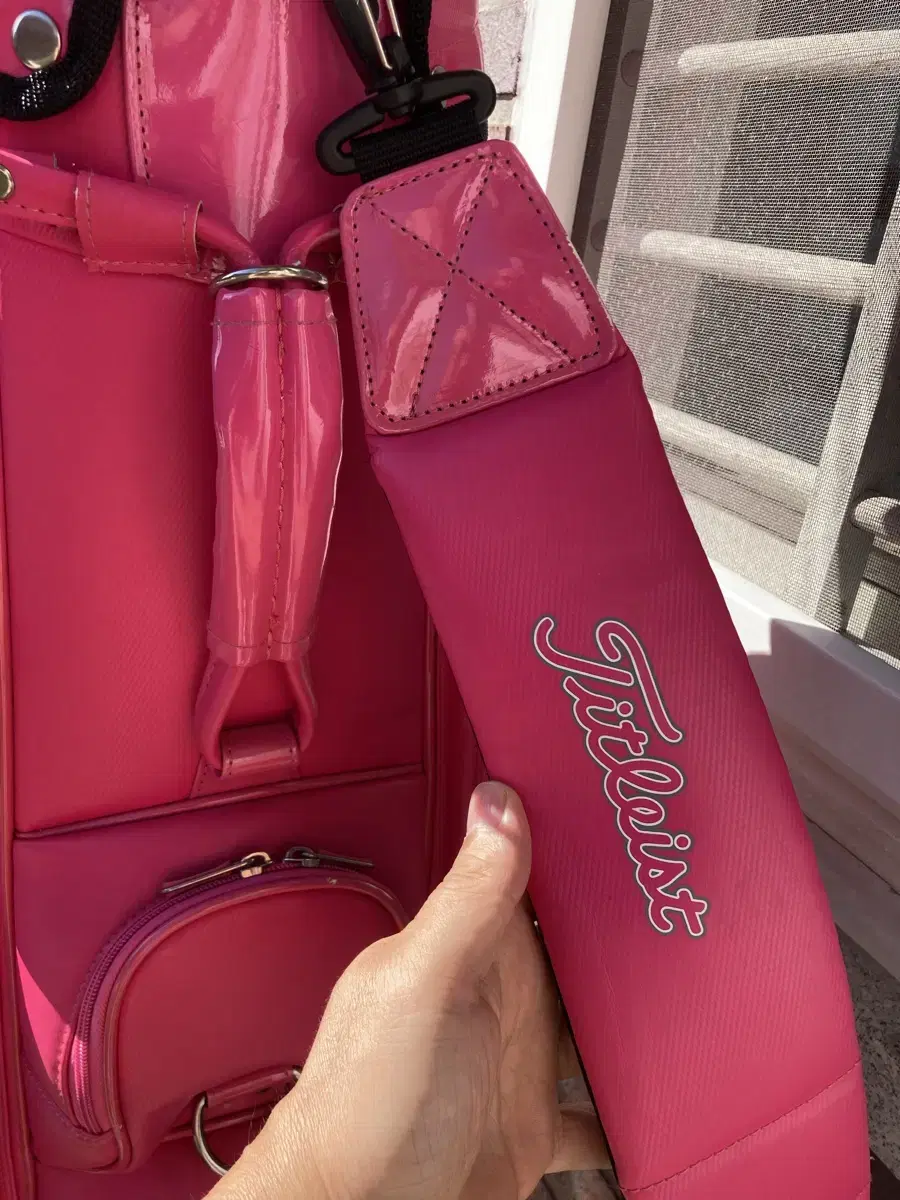 Zone Rare Hot Pink Titleist Golf Caddy Bag .