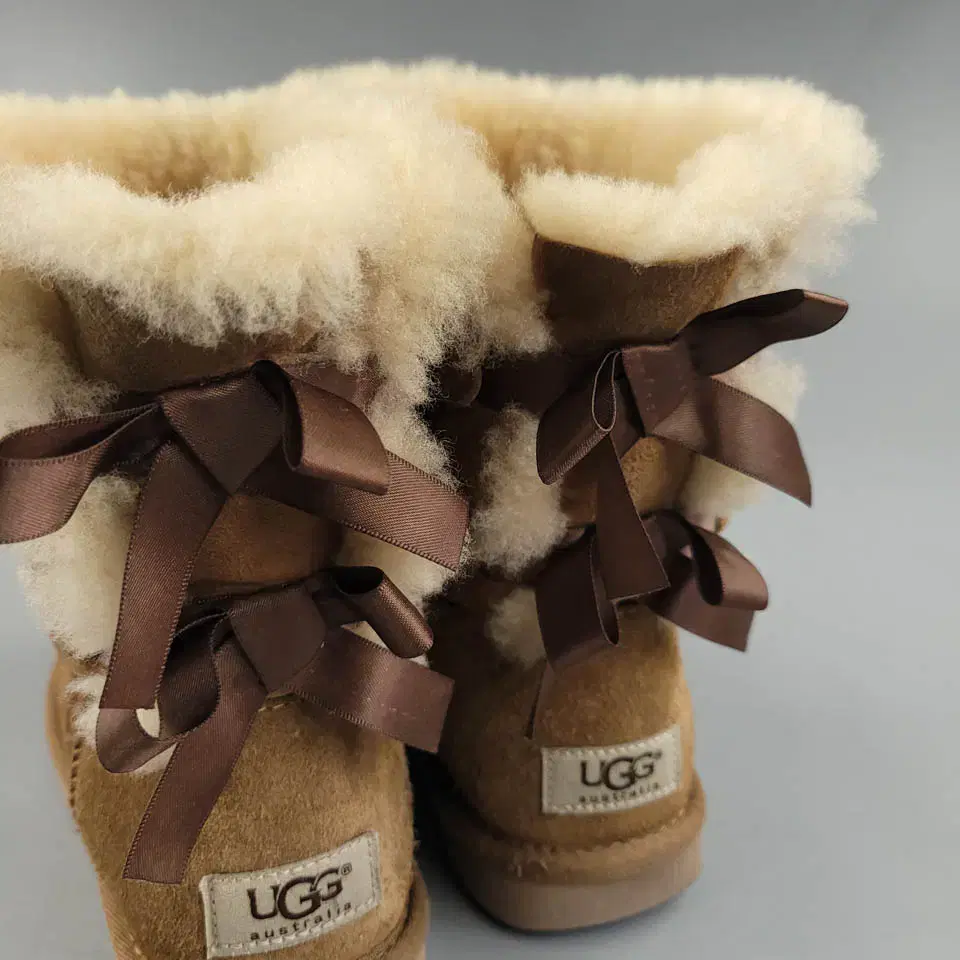 UGG 어그 브라운 체스트넛 브라운 리본 뉴더블 베일리 보우 101622