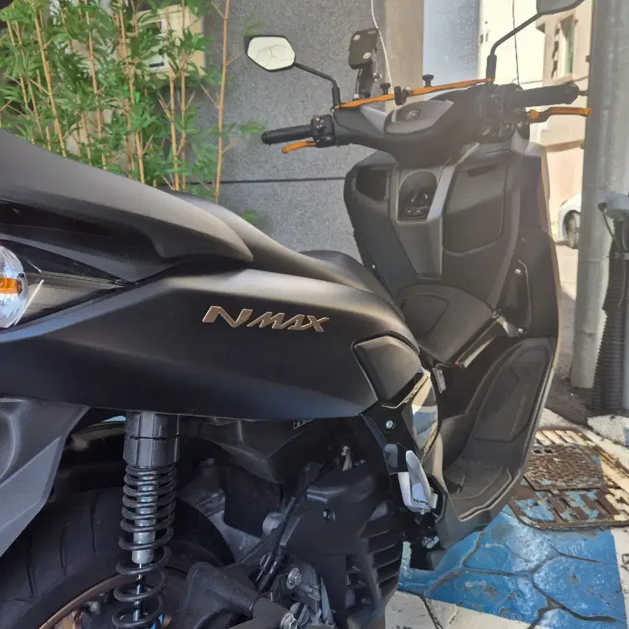 nmax125 신차급 팔아요 1689km