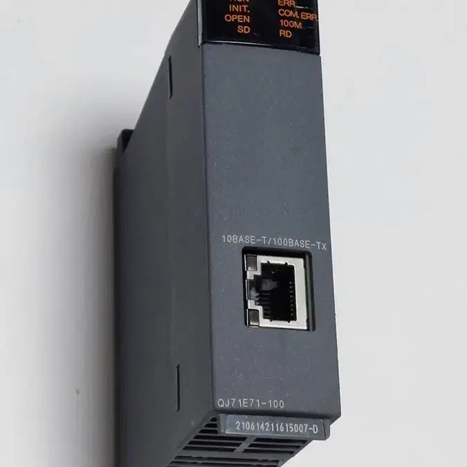 미쓰비시 QJ71E71-100 Ethernet PLC SN 2106~