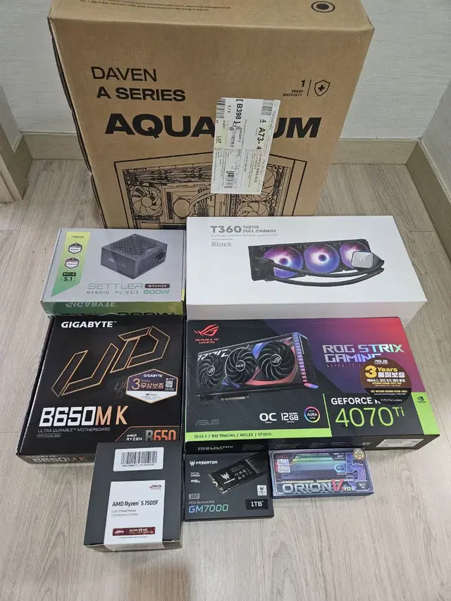 (신품)라이젠7500F 램32G 1테라 아수스4070Ti 스트릭스 수냉!