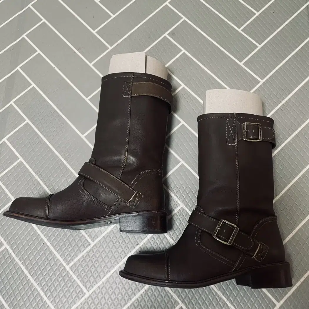 호와스 DUMBLE MID BOOTS (BROWN)230