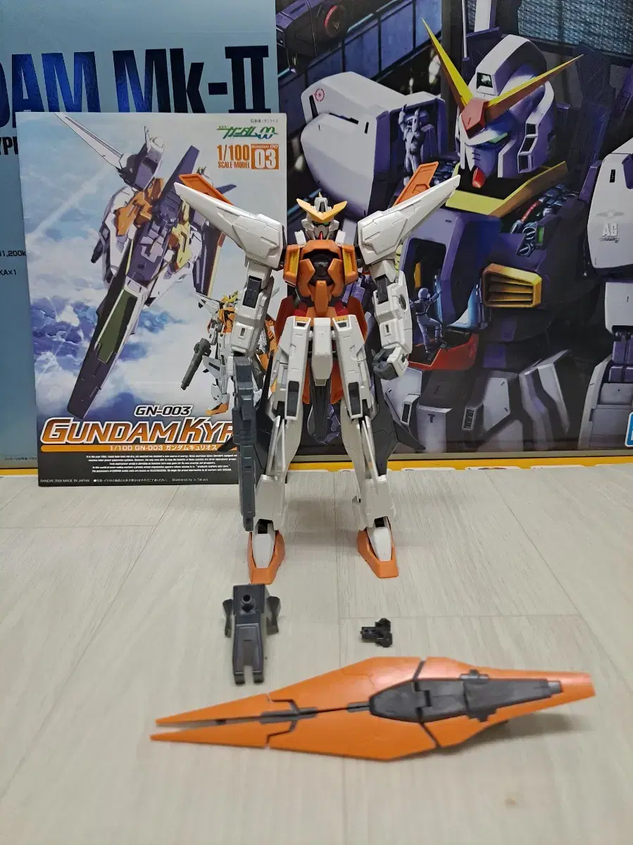 1/100  KYRIOS 건담 가조립