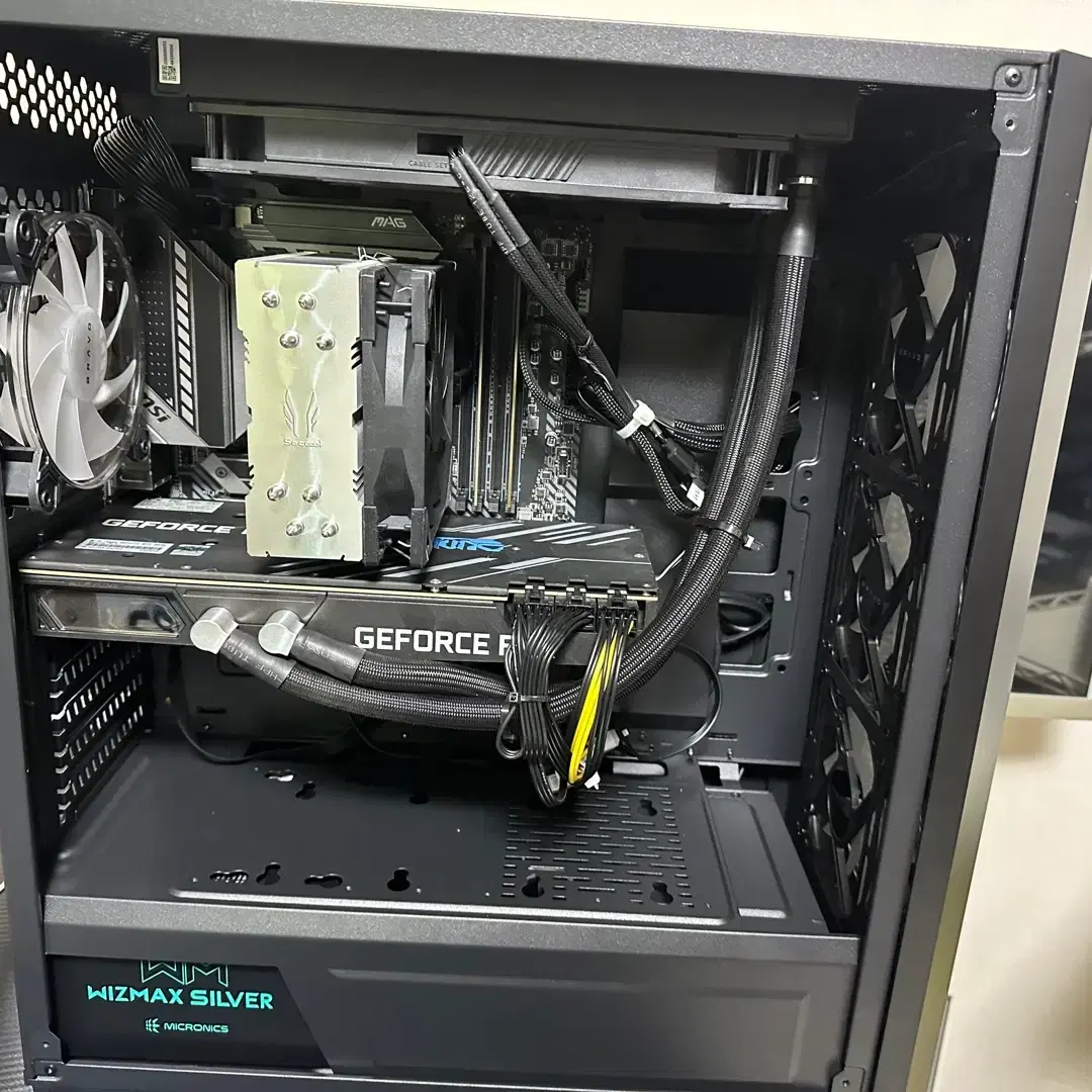 최저가초고사양개인거래 i7-10700F+3070넵튠 수냉 3대남음