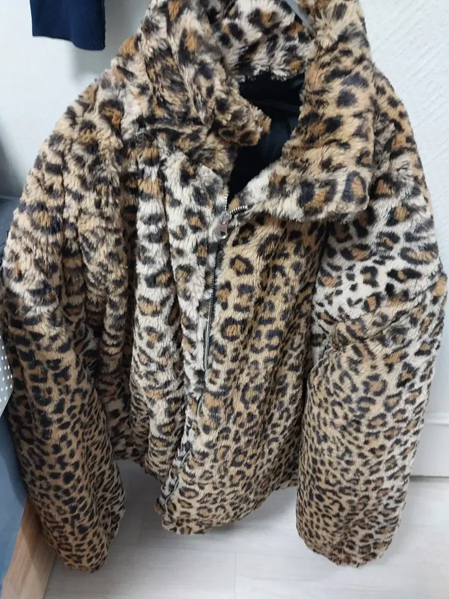 St. Pére Gotha Fuzzy Jacket Leopard