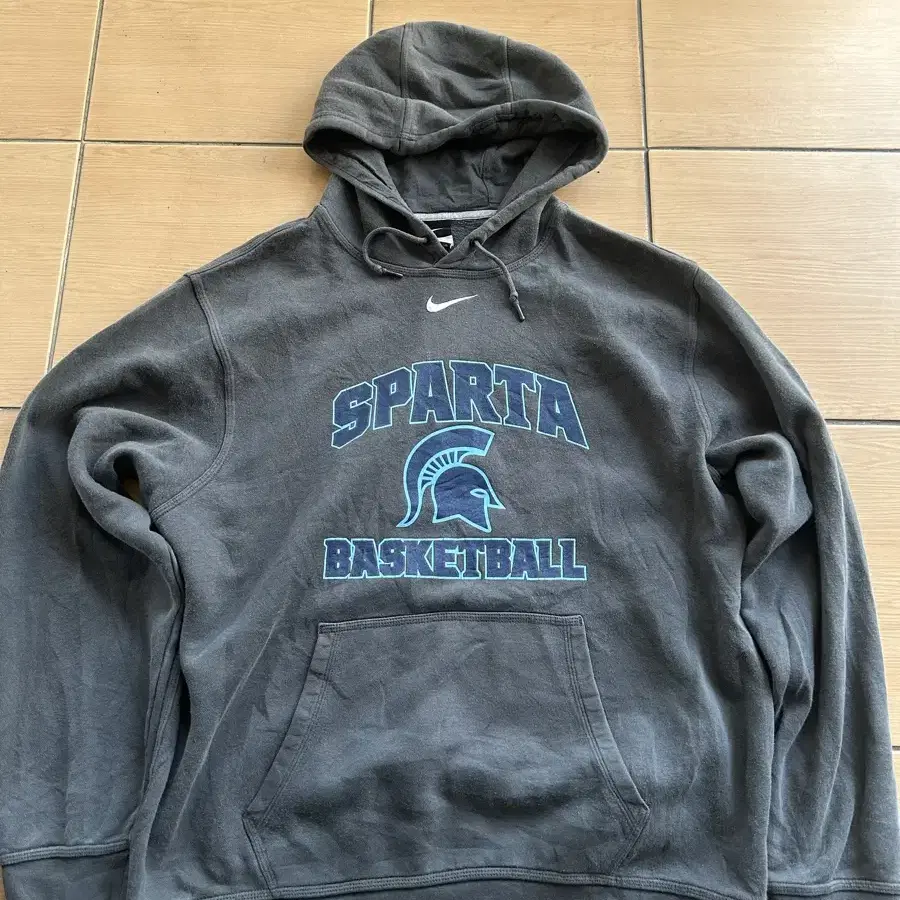 Nike center swoosh hoodie