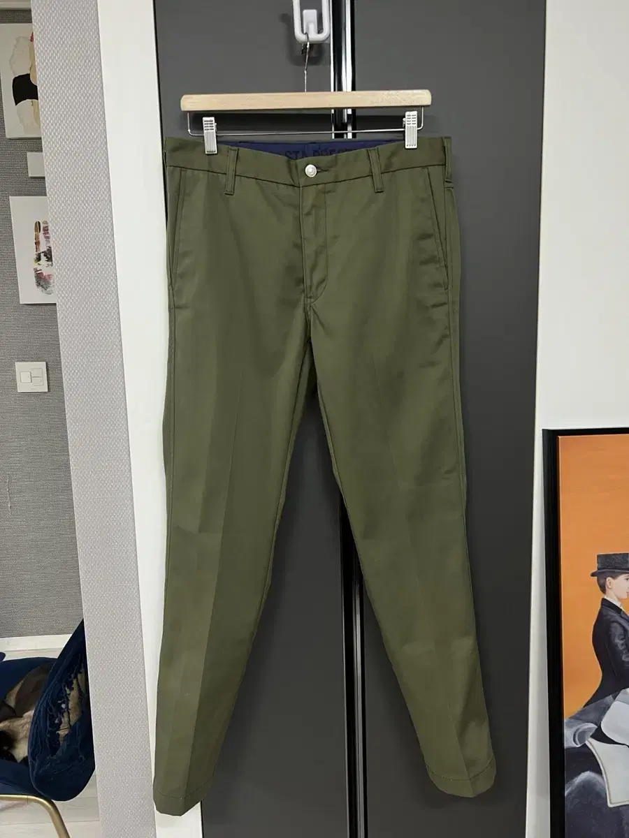 Tight Levi's Khaki Chino Cotton Pants