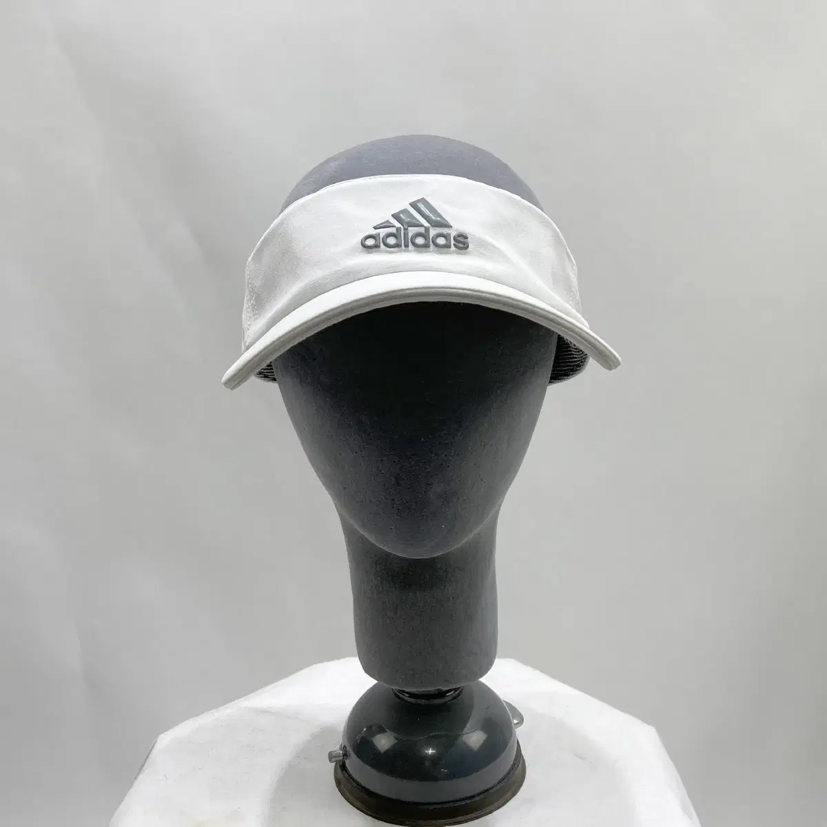 adidas Women's Golf Sun Cap White F Permanent