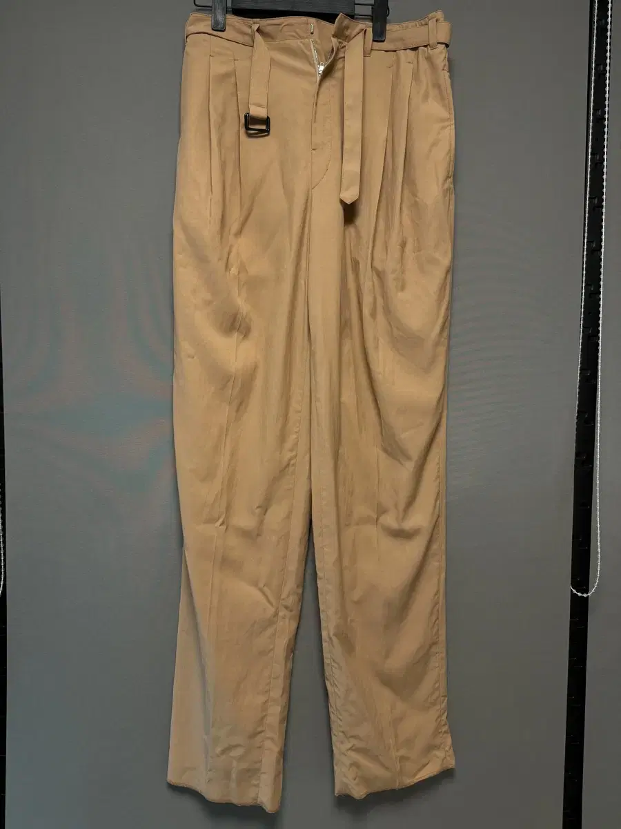 [48] 20SS Lemaire belted trousers in camel