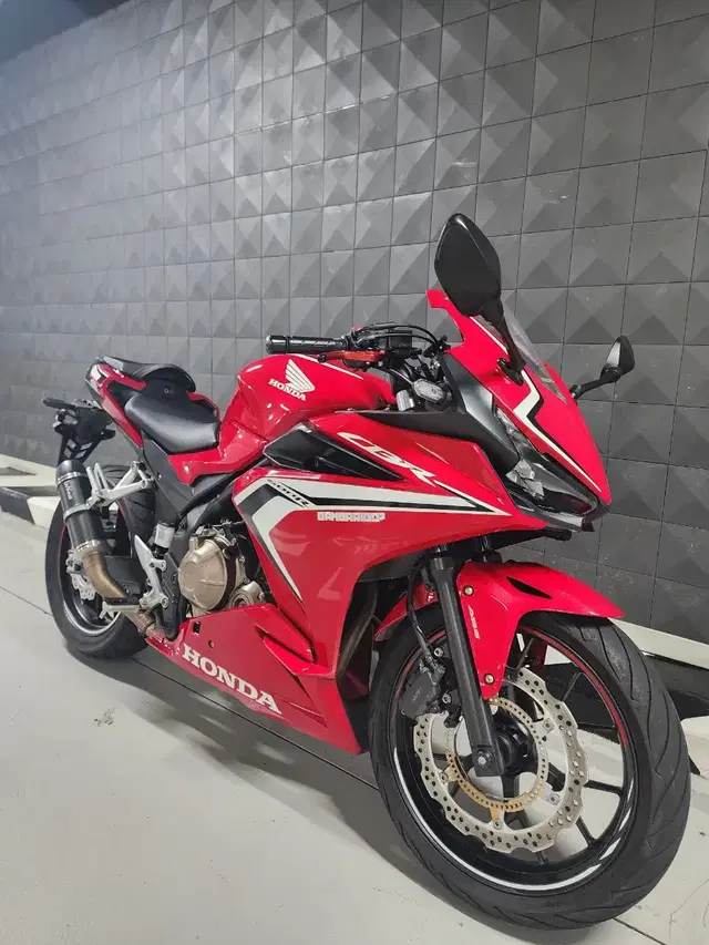 2021년식 혼다 cbr500r red색상 저렴히 판매합니다.