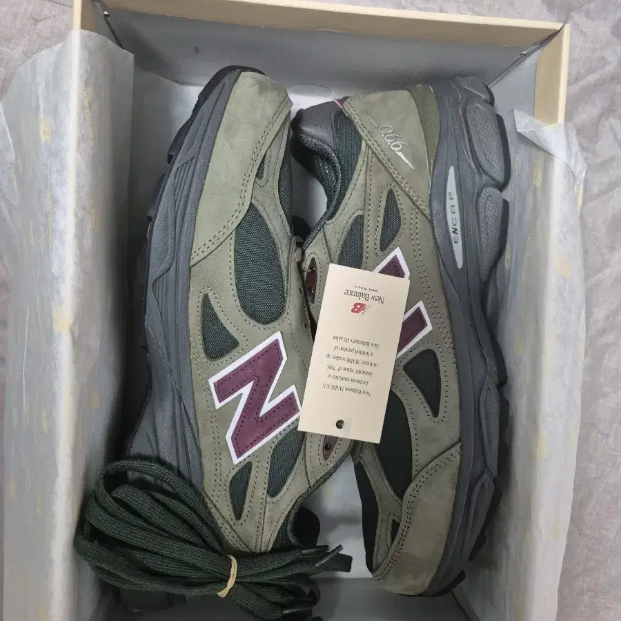 뉴발란스 990v3 290사이즈