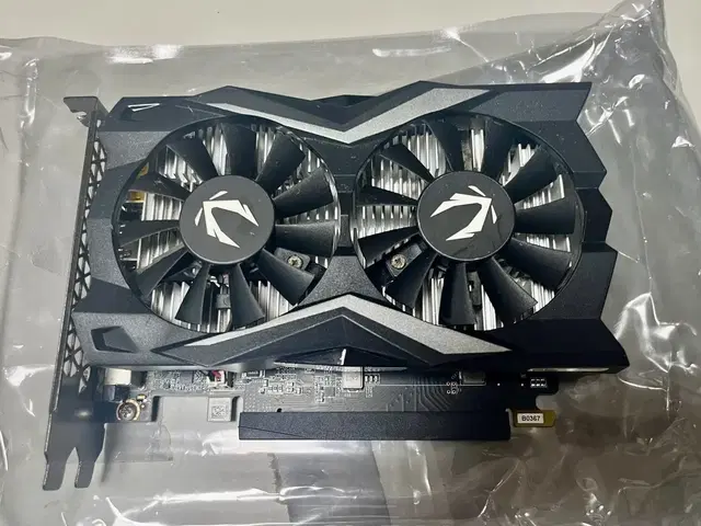 엔비디아 지포스 GTX 1650 SUPER 4GB