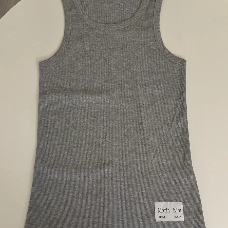 마뗑킴 RIBBED SLIMFIT TANK TOP IN GREY, S