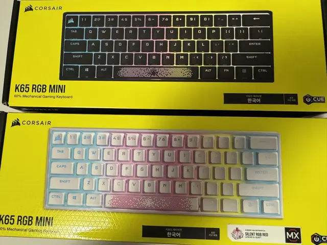 커세어 k65 rgb mini black 이랑  white