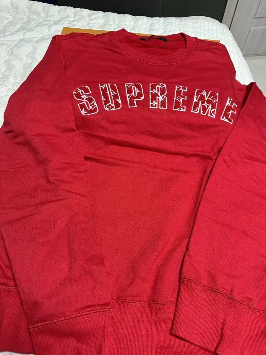 Store Genuine) Supreme x Louis Vuitton Man to Man Medium