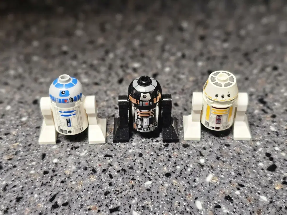 레고 스타워즈  R2-D2,R2-Q5,R5-F7,