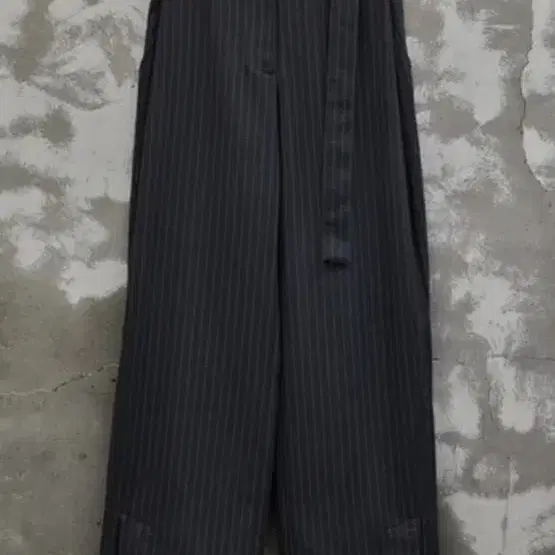 Youth(유스) Structured Pants-Charcoal구합니다