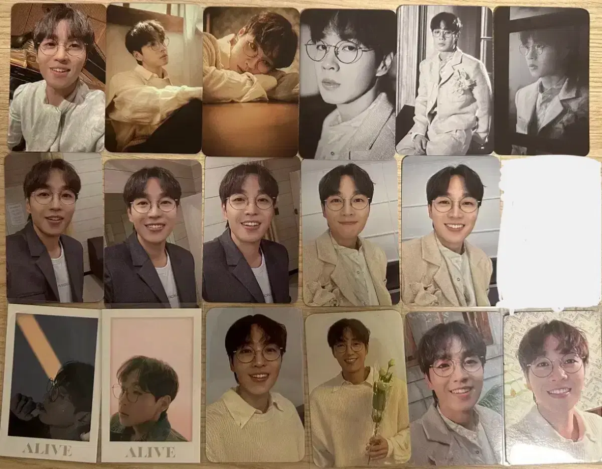 Lee Seokhoon sells photocards