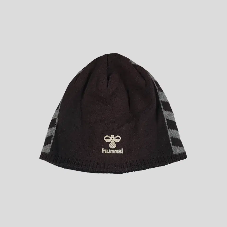 Hummel Deep Brown Grey LogoEmbroidered Geometric Pattern Wool Blend Knitted Beanie Short Beanie FR