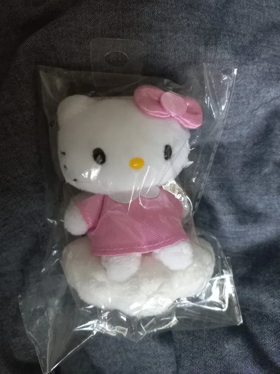 Kutanki Hello Kitty 50th Anniversary pop up doll (New)