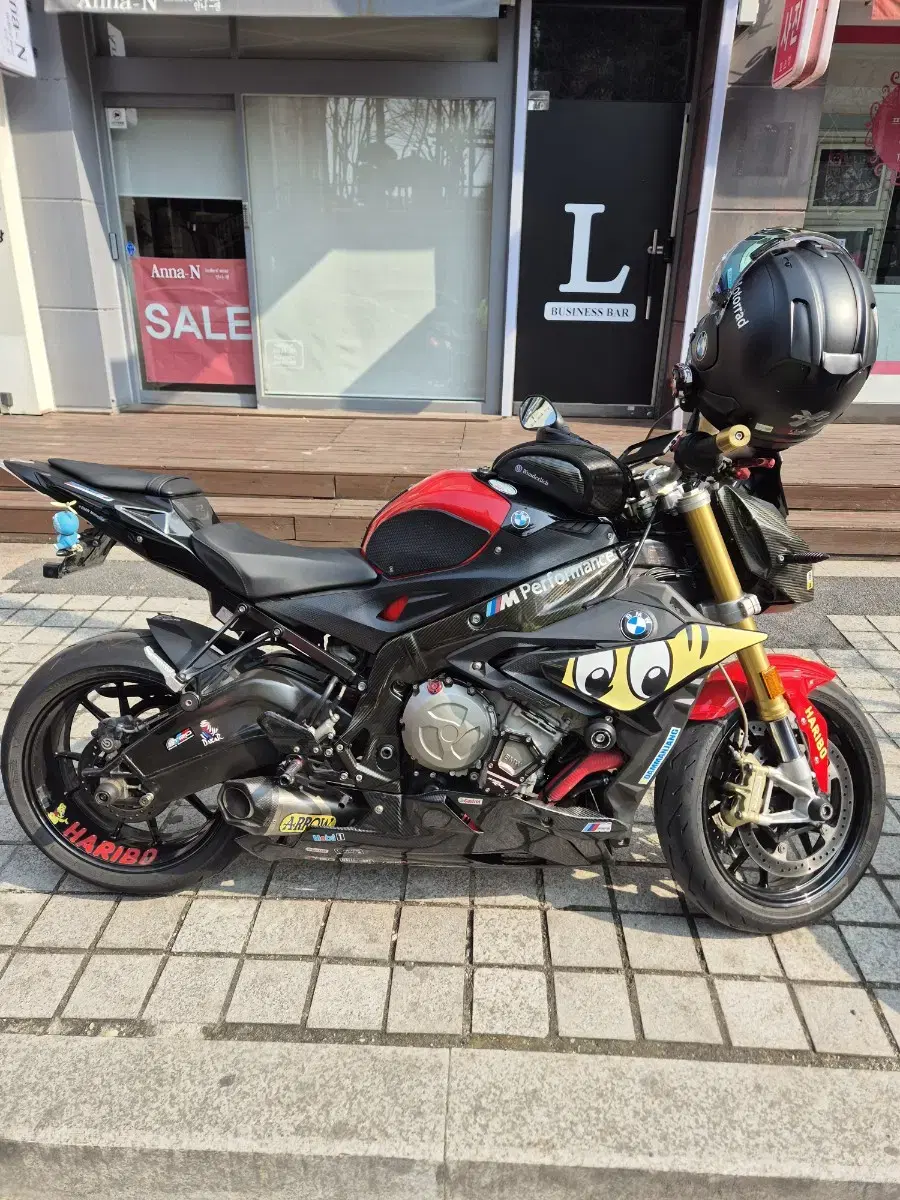 BMWS1000R with rowoon short full exhaust (18 years old)