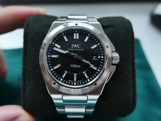 iwc 인제니어 3239-02 블랙 다이얼