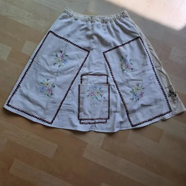 자고류 Hand embroidery skirt005