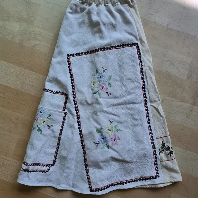 자고류 Hand embroidery skirt005