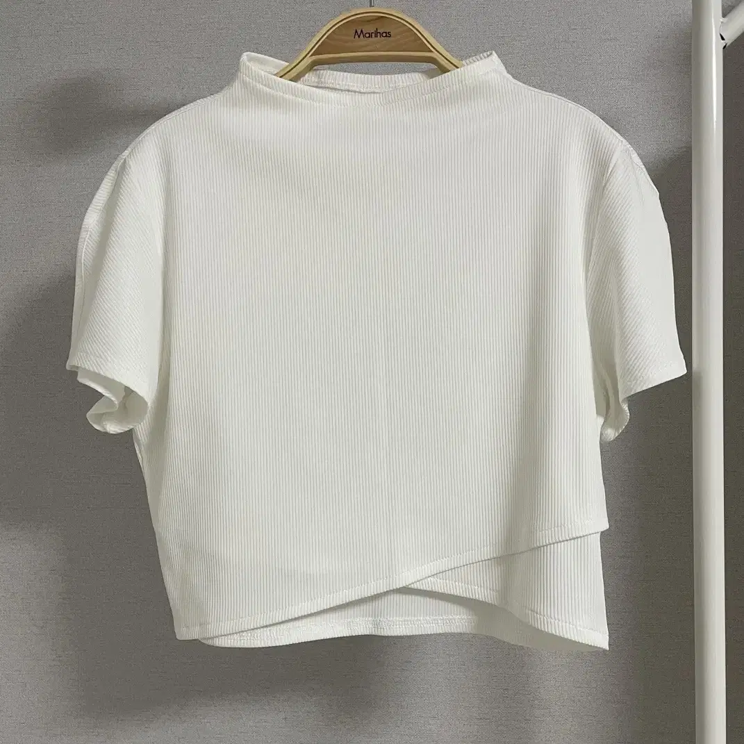 [1회 착용/S]JSNY Cut out crop top 컷아웃 크롭티 화