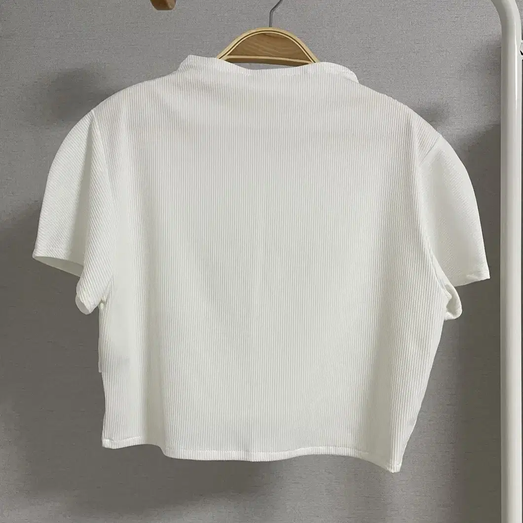 [1회 착용/S]JSNY Cut out crop top 컷아웃 크롭티 화