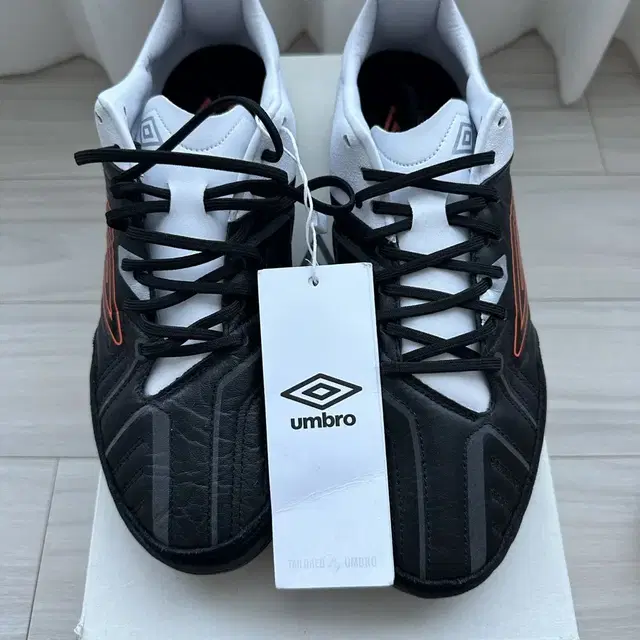 [새상품] 엄브로 UMBRO 포스트 프리미엄 풋살화(270mm)