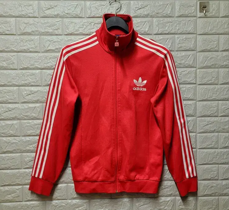 adidas Europa Tracktop 100 size