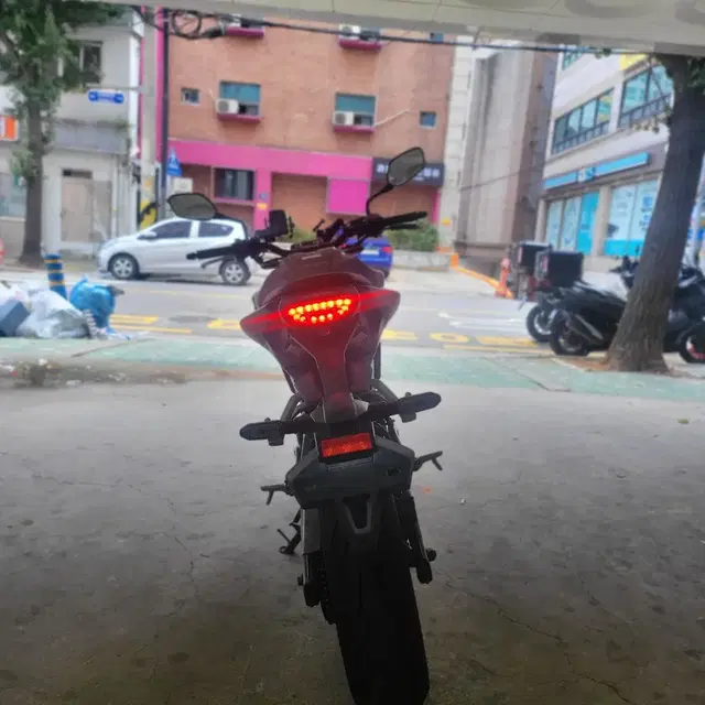 혼다)관리최상 무사고 cb125r abs 저렴하게 판매합니다 !