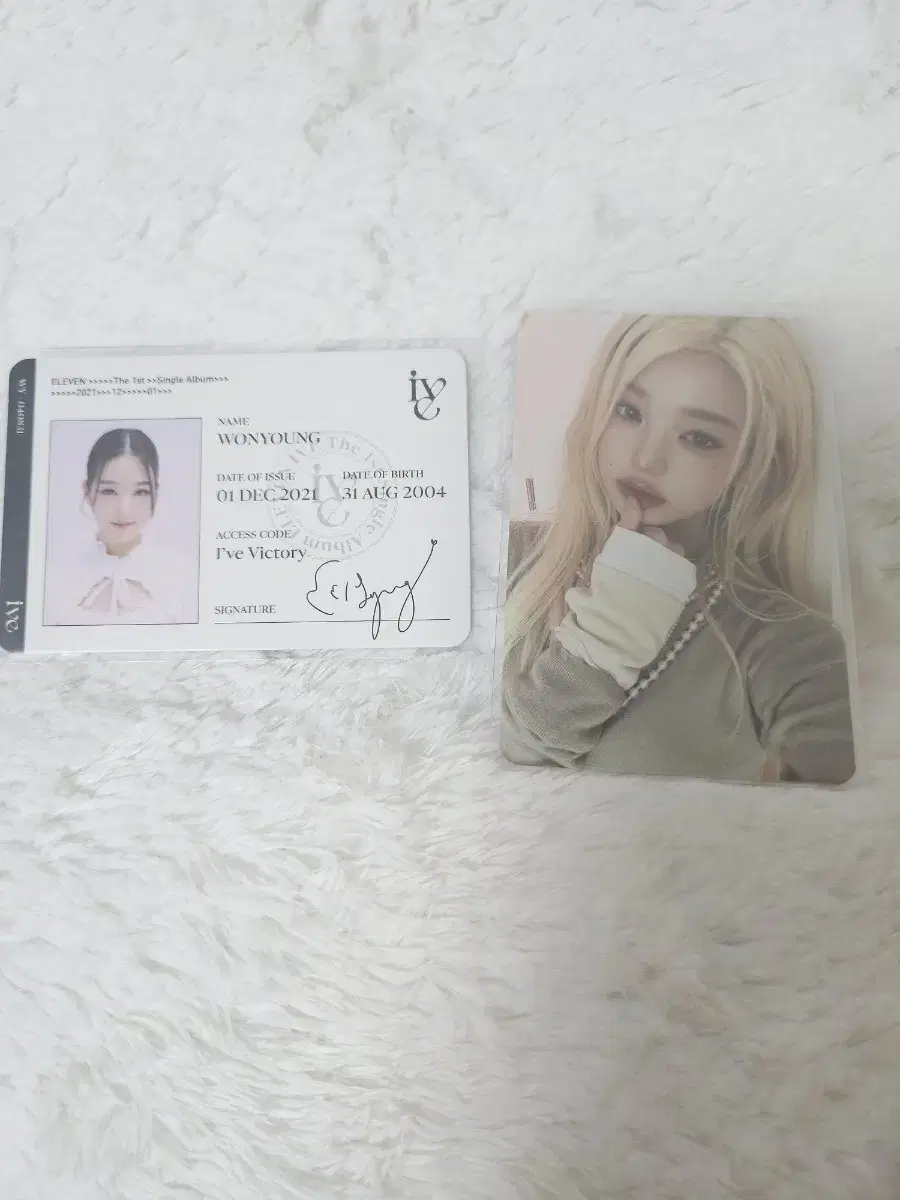 ID,Blonde wonyoung pre-order benefit sells(급처)