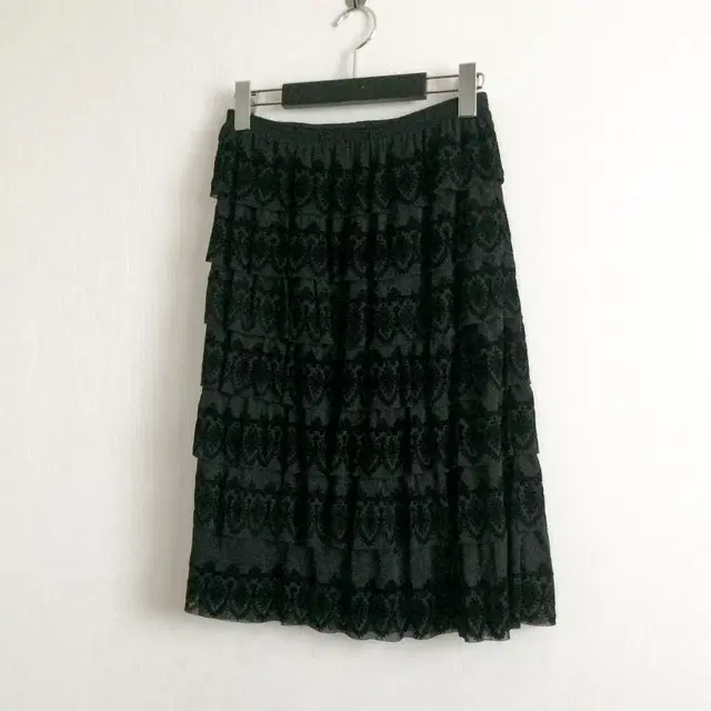 Ornament velvet layered midi skirt