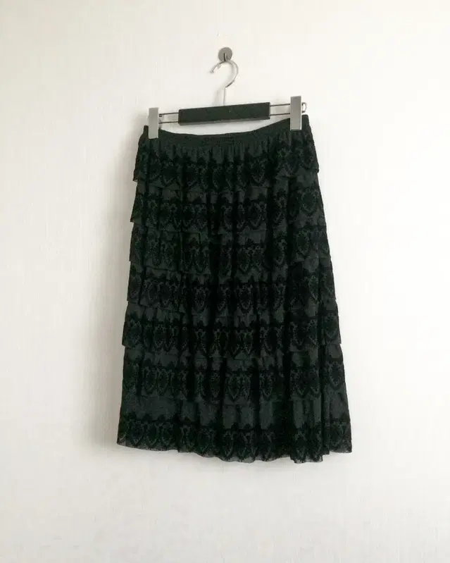 Ornament velvet layered midi skirt