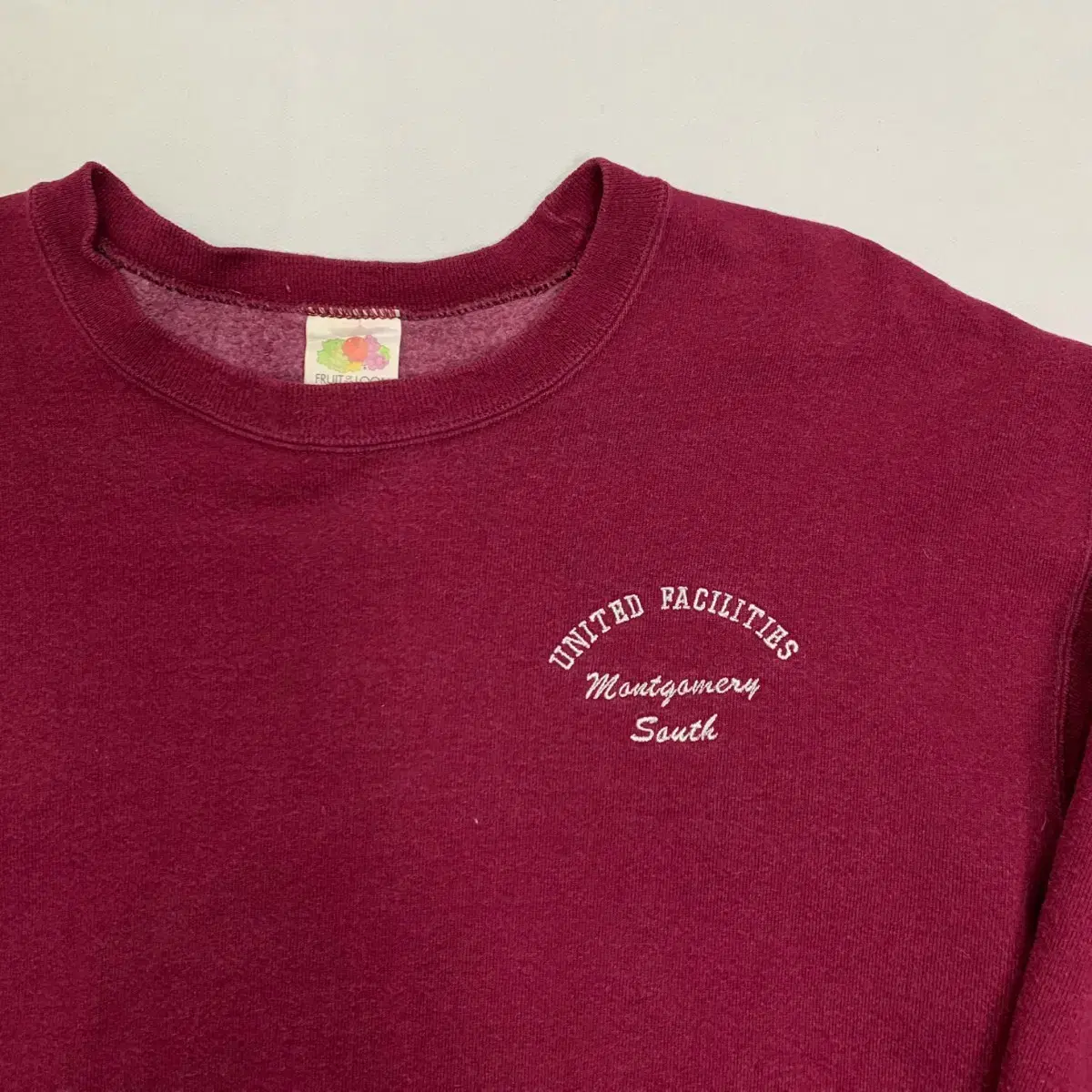 [L] Fruit of the Loom Montgomery Brushed Sweatshirt