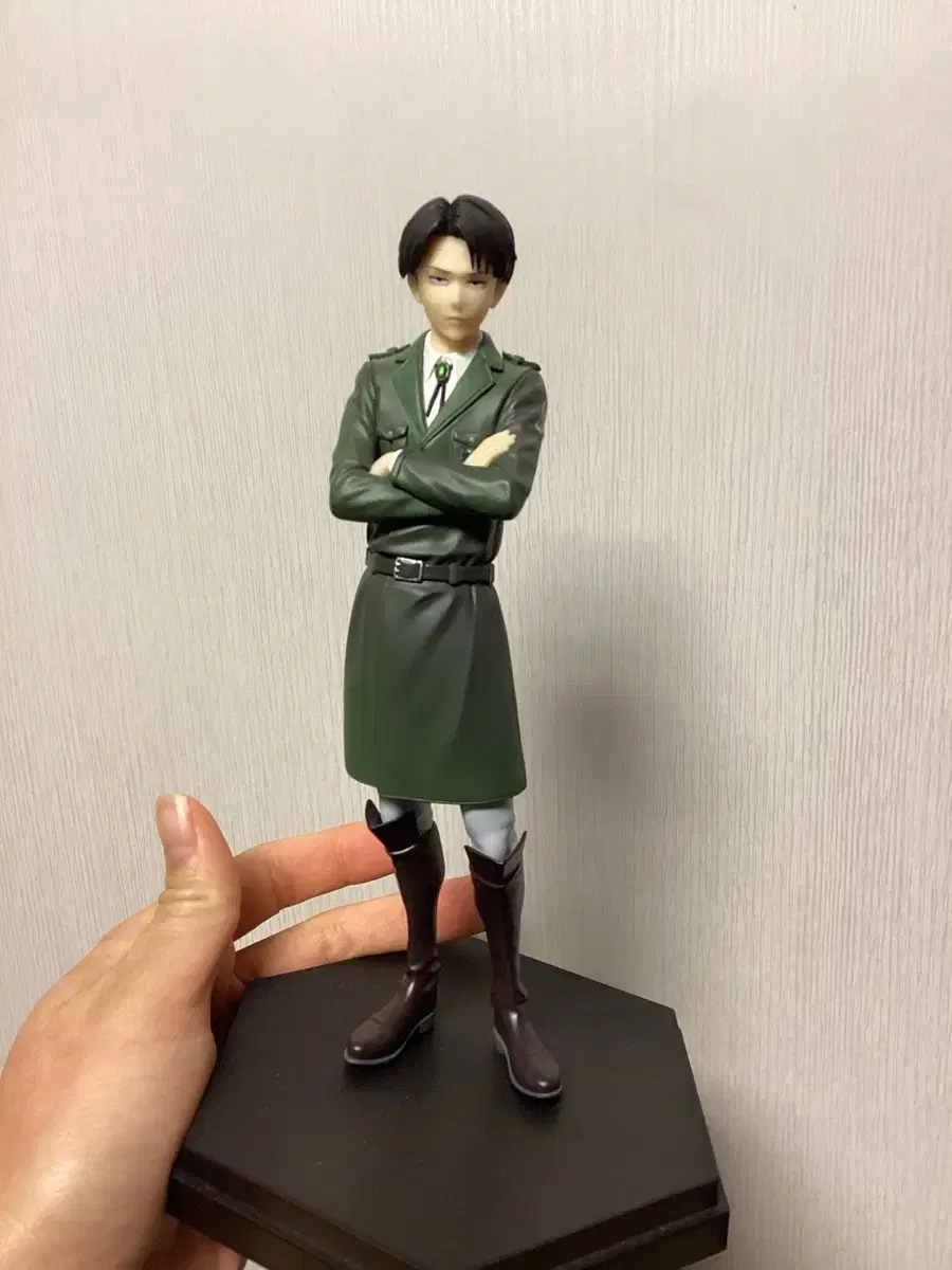 Attack on Titan Levi Pop Up Parade Figure