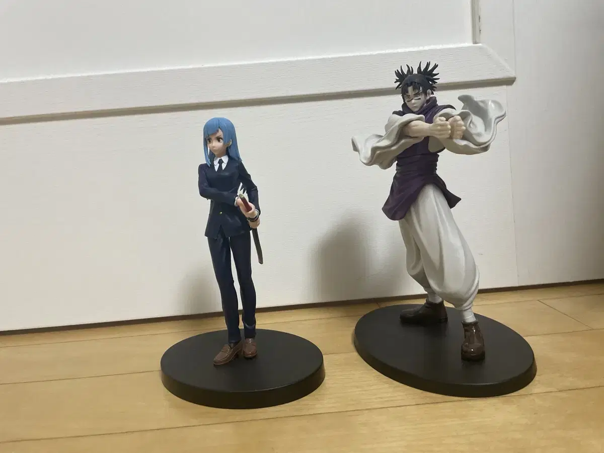 Zuu Spinning Vahn Presto Choshou & 1 other Figures in Bulk