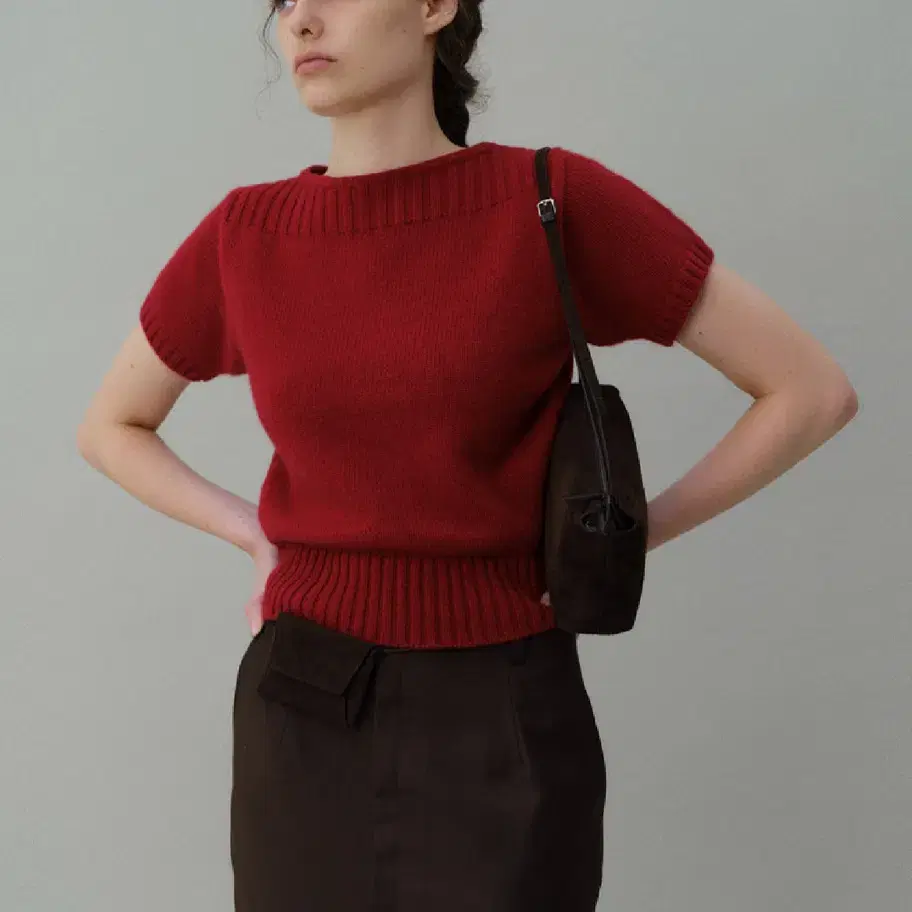 아우브아워 boat-neck half knit (deep red)