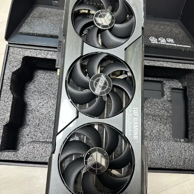 ASUS TUF Gaming RX 7900 XTX O24G OC D6 2