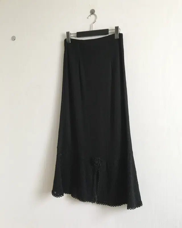 Lace rose point long skirt