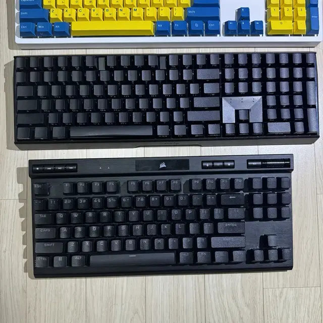 커세어 K70 TKL RGB / 앱코E995 무접점 / 체리키보드 팝니다